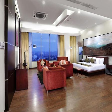 Grand Candi Hotel Semarang Eksteriør billede